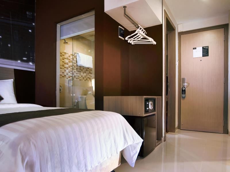 Hotel Neo Candi Simpang Lima - Semarang By Aston Exterior foto